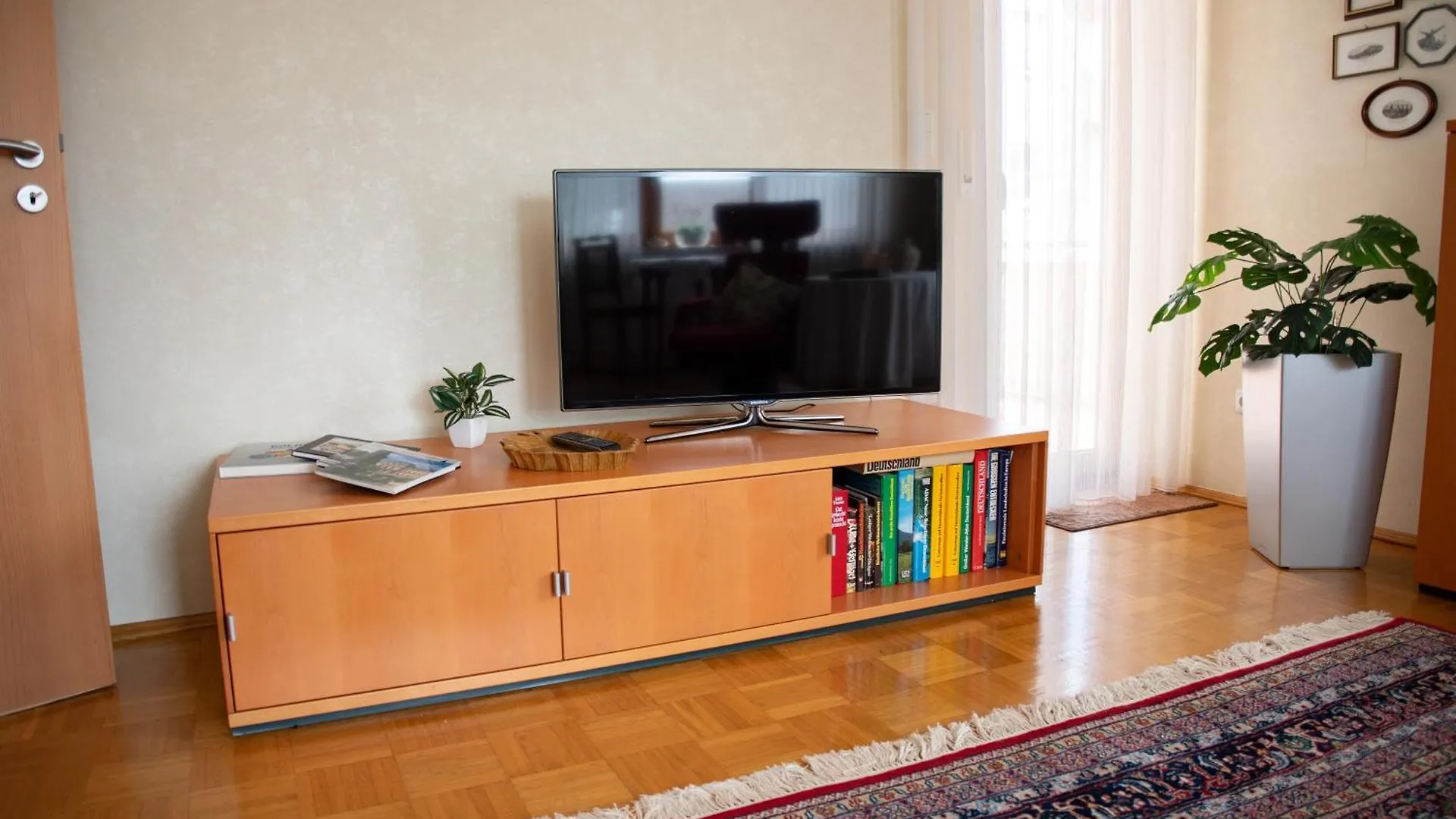 Apartment Fewo - Ihr Zuhause Auf Zeit In Hoechberg Germany